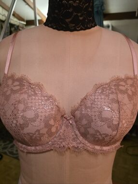 Victorias Secred Dream Angels Lined Peach LaceSparkle Demi 34D Like New No Tags.